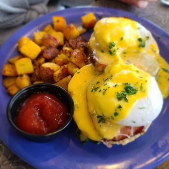 The Friendly Toast - Friendly Toast Benny - Breakfast & Brunch Near Me - Bedford, New Hampshire The Friendly Toast - Friendly Toast Benny - Breakfast & Brunch Near Me - Bedford, New Hampshire