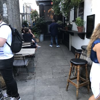 The Mayflower - outside smoking area - Pubs Near Me - London, XGL The Mayflower - outside smoking area - Pubs Near Me - London, XGL