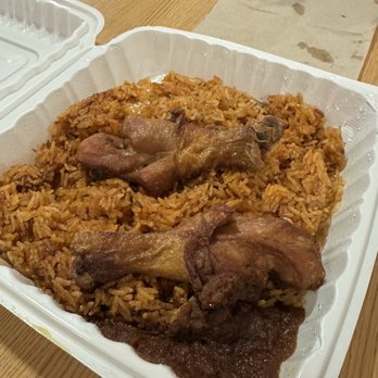 The Mukase - Jollof Rice with Chicken - African Near Me - Chicago, Illinois The Mukase - Jollof Rice with Chicken - African Near Me - Chicago, Illinois