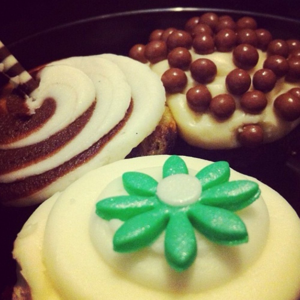 Dots Cupcakes - Mini's!! - Cupcakes Near Me - Pasadena, California