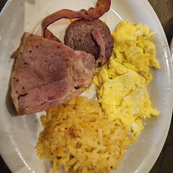 Cracker Barrel - Southern Near Me - Victorville, California