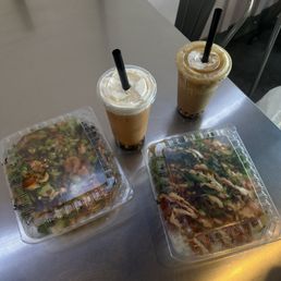Regular Bowl, Vietnamese coffee with boba and Thai tea with boba Regular Bowl, Vietnamese coffee with boba and Thai tea with boba