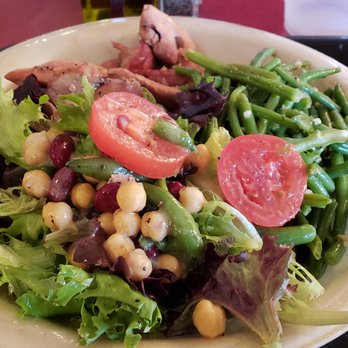 Il Pastaio - Garlic chicken with garlic green beans and garlic salad. - Italian Near Me - Boulder, Colorado
