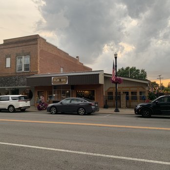 Kiras Flipside Grill - Restaurant street view - Pizza Near Me - Bluffton, Ohio Kiras Flipside Grill - Restaurant street view - Pizza Near Me - Bluffton, Ohio