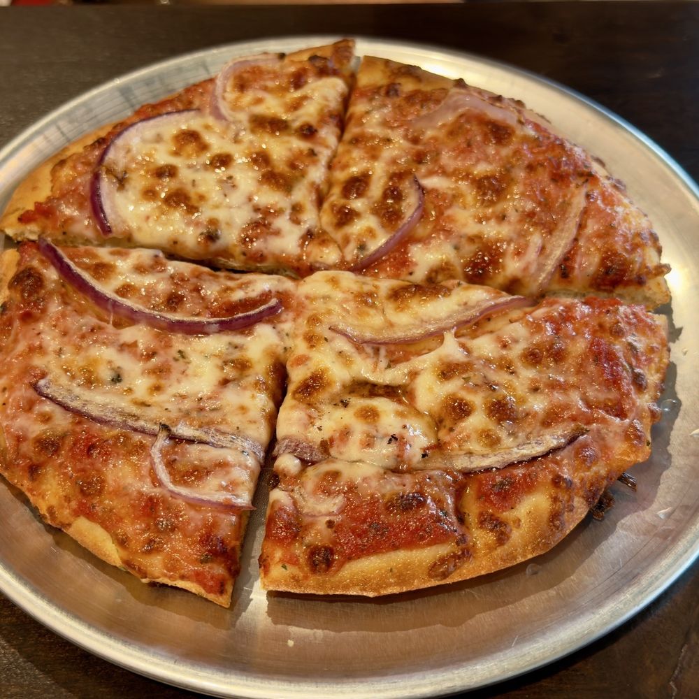 Lunch Pizza with Red Onions Lunch Pizza with Red Onions