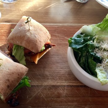 Earls Kitchen + Bar - Cocktail Bars Near Me - West Vancouver, British Columbia