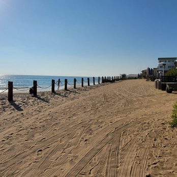 The Beachcomber - Seafood Near Me - Newport Beach, California