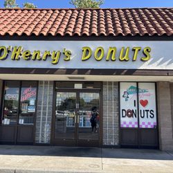 O'Henry's Donuts - Entrance