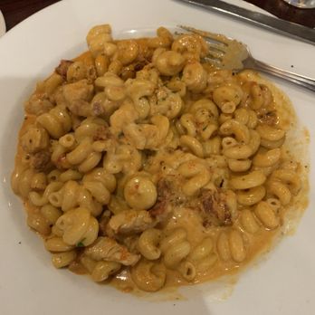 Vito’s Trattorita - The Soprano with chicken, panchetta and sun dried tomato in a cream sauce - Italian Near Me - Albany, Oregon Vito’s Trattorita - The Soprano with chicken, panchetta and sun dried tomato in a cream sauce - Italian Near Me - Albany, Oregon