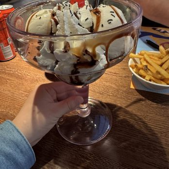 Hard Rock Cafe - American Near Me - Stockholm, Alberta