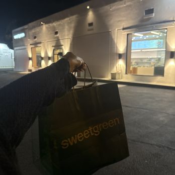 sweetgreen - Healthy Salads, Wraps, and Bowls - Salad Near Me - Los Angeles, California