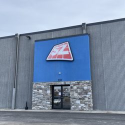 Sky Zone Schererville - Outside