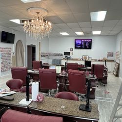 HTH Nails - 9 stations