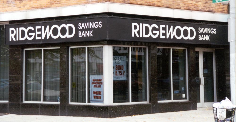 RIDGEWOOD SAVINGS BANK 6501 Myrtle Ave, Glendale, New York Banks
