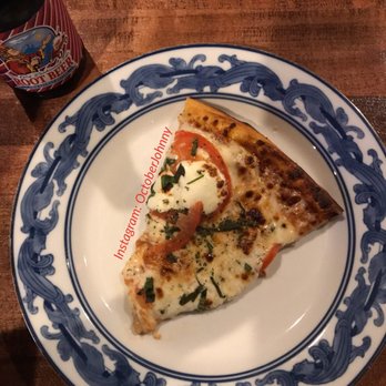 Social Pie - Margherita & Root Beer - Pizza Near Me - Dallas, Texas Social Pie - Margherita & Root Beer - Pizza Near Me - Dallas, Texas