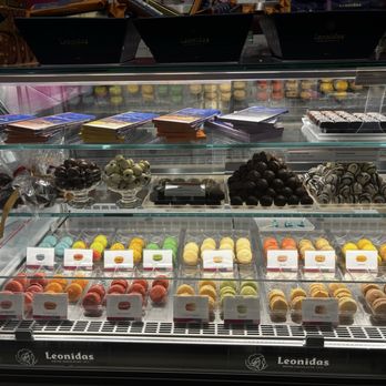 Le Macaron French Pastries - Coffee & Tea Near Me - Thousand Oaks, California Le Macaron French Pastries - Coffee & Tea Near Me - Thousand Oaks, California