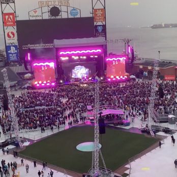 Oracle Park - Beautiful views in the evening - Stadiums & Arenas Near Me - San Francisco, California Oracle Park - Beautiful views in the evening - Stadiums & Arenas Near Me - San Francisco, California