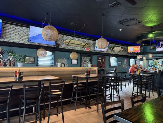 Shotti's Point Luna's by null