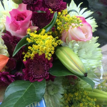 Trader Joe's - Beautiful fresh flowers for $5.99!! - Grocery Near Me - Clifton, New Jersey