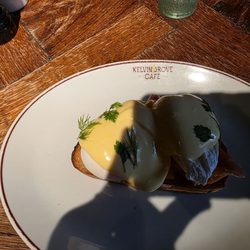 Kelvingrove Café - Eggs Royle (toast + smoked Salmon + poached eggs + hollandaise)