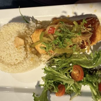 Annie's Place - Salmon - Puerto Rican Near Me - Combate, Puerto Rico