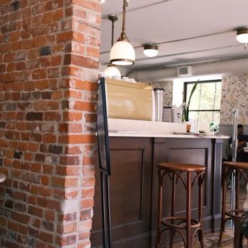 Balzac's Coffee Roasters - Inside - Coffee Roasteries Near Me - Kingston, Ontario Balzac's Coffee Roasters - Inside - Coffee Roasteries Near Me - Kingston, Ontario