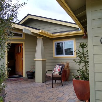 Seaside Painting - Here's the front entrance. We love the colors Seaside helped choose. - Painters Near Me