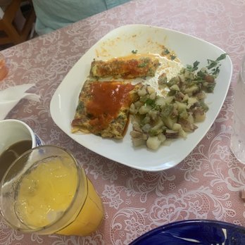 Buenos Días Cafe - The Works omelette with potatoes - Breakfast & Brunch Near Me - Gulf Breeze, Florida Buenos Días Cafe - The Works omelette with potatoes - Breakfast & Brunch Near Me - Gulf Breeze, Florida