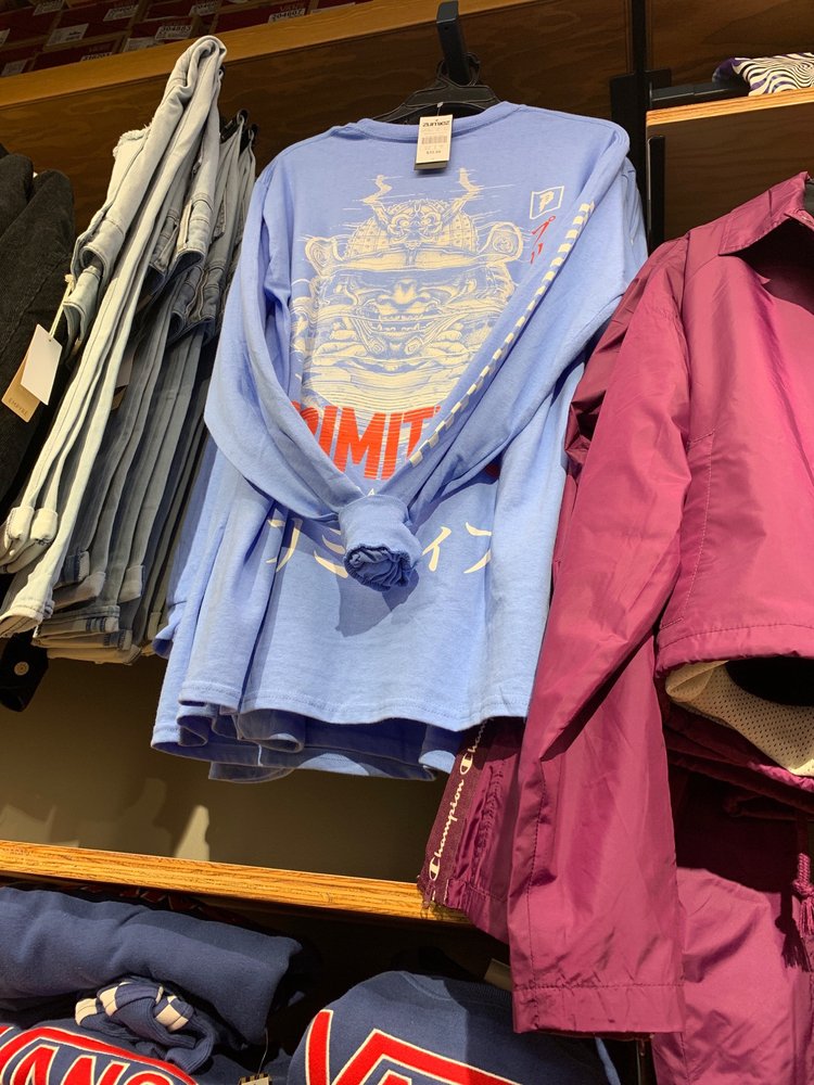 ZUMIEZ 24 Reviews 152 Los Cerritos, Cerritos, California Sports