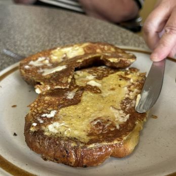 Sarah's On Main - Croissant french toast - Breakfast & Brunch Near Me - Portland, Connecticut Sarah's On Main - Croissant french toast - Breakfast & Brunch Near Me - Portland, Connecticut