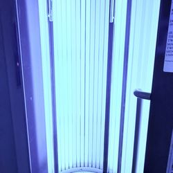 Tropic Tan Lounge - Our level 2 standup is perfect to fill the gaps while achieving a traditional European tan!