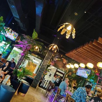 Straits - Honolulu - HH lounge and bar - Asian Fusion Near Me - Honolulu, Hawaii