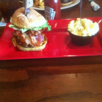 Blackbeard's-B & B Bar-B-Que - Ol' Dixie burger. - Barbeque Near Me - Albany, Georgia