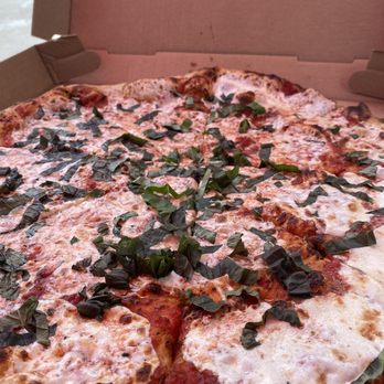 Zizza Authentic Pizzeria - Cheese pizza with basil added - Pizza Near Me - Milford, New Hampshire Zizza Authentic Pizzeria - Cheese pizza with basil added - Pizza Near Me - Milford, New Hampshire