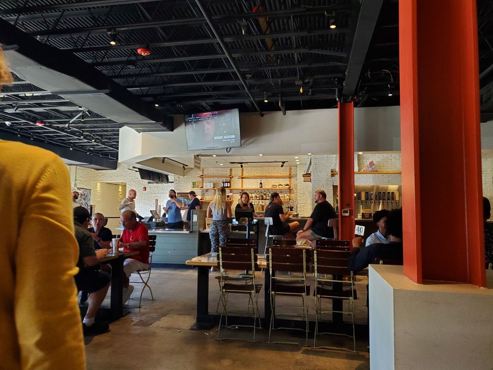 Lazy Moon Pizza