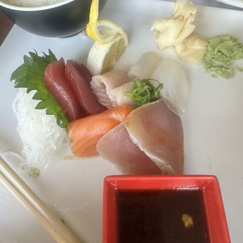 Parkers' Lighthouse - Sashimi Combination - Seafood Near Me - Long Beach, California Parkers' Lighthouse - Sashimi Combination - Seafood Near Me - Long Beach, California