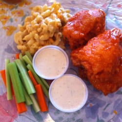 Alpine Cafe - Hot Thighs so good and the ranch is sooooo gooood Mac is good too