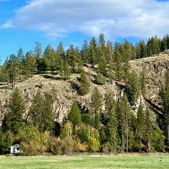 Tobacco River Ranch Glamping - The Angler tucked into the Cottonwoods and cliffs, right on The Tobacco River - Campgrounds Near Me - Eureka, Montana Tobacco River Ranch Glamping - The Angler tucked into the Cottonwoods and cliffs, right on The Tobacco River - Campgrounds Near Me - Eureka, Montana