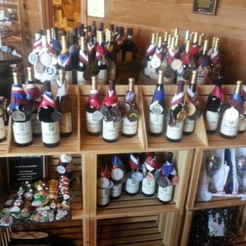 Keuka Spring Vineyards - Award winning - Wineries Near Me - Penn Yan, New York Keuka Spring Vineyards - Award winning - Wineries Near Me - Penn Yan, New York