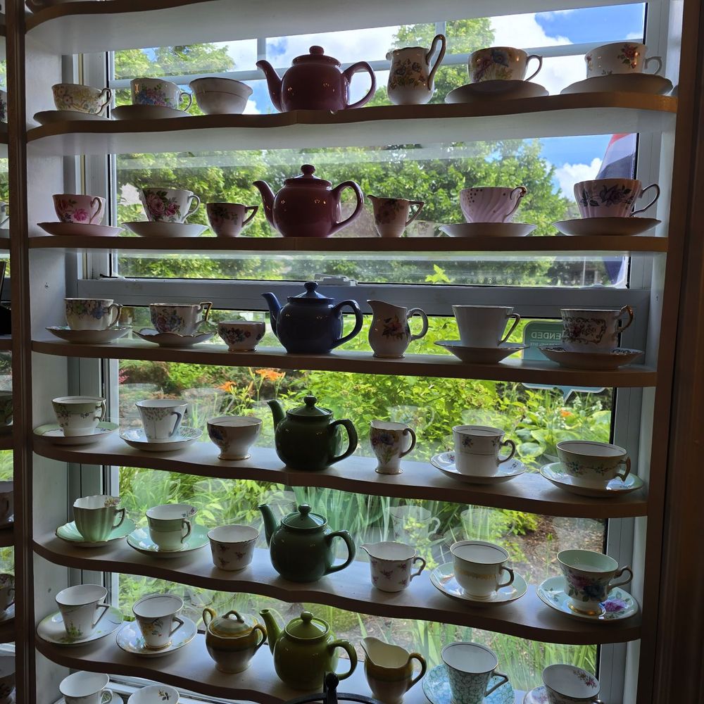 The Blue Willow Tea Shop - British Near Me - Gravenhurst, Ontario The Blue Willow Tea Shop - British Near Me - Gravenhurst, Ontario