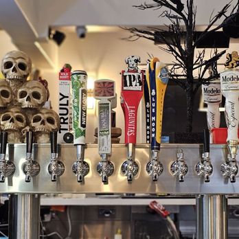 Junior Restaurant - beertaps. one of two sides - Lounges Near Me - Roseville, California Junior Restaurant - beertaps. one of two sides - Lounges Near Me - Roseville, California