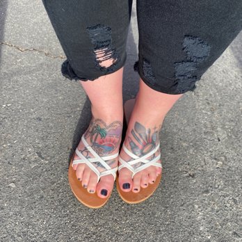 Sunset Bay Nail Lounge - Matching gel pedicure - Nail Salons Near Me - Huntington Beach, California