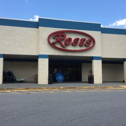 Roses Stores - entrance