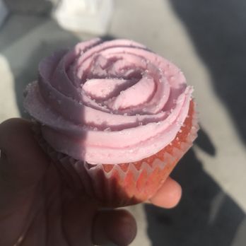 SusieCakes - Studio City - Bakeries Near Me - Studio City, California SusieCakes - Studio City - Bakeries Near Me - Studio City, California