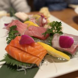 Flying Fish Sushi Bar & Grill