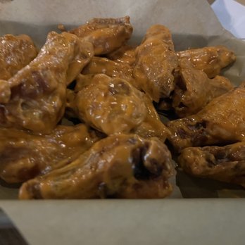 Buffalo Wild Wings - Buffalo sauce - Chicken Wings Near Me - Orlando, Florida Buffalo Wild Wings - Buffalo sauce - Chicken Wings Near Me - Orlando, Florida