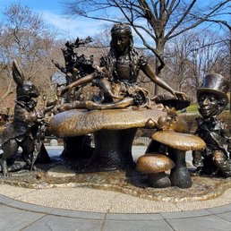 Alice in Wonderland sculpture Alice in Wonderland sculpture