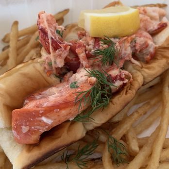 Feast - Lots of tender and flavorful lobster claw meat - Hawaiian Near Me - Honolulu, Hawaii Feast - Lots of tender and flavorful lobster claw meat - Hawaiian Near Me - Honolulu, Hawaii