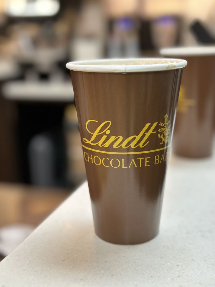 LINDT CHOCOLATE SHOP Updated August 2024 310 Daniel Webster Hwy