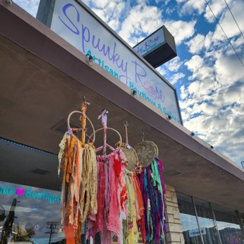 Spunky Rose - Beautiful day after the rain! Hand-made dream catchers! - Used, Vintage & Consignment Near Me - Chatsworth, California